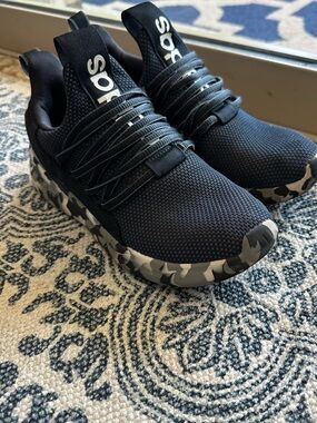 Adidas slip ons boys shoes size 4